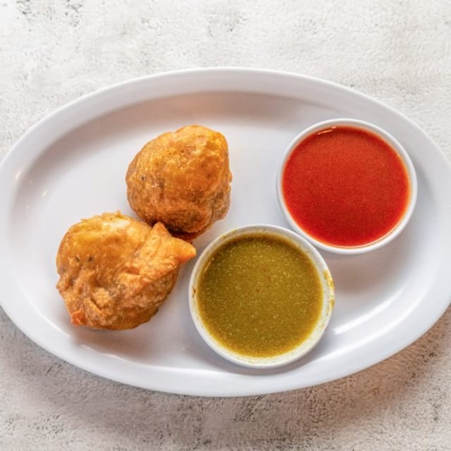 Vegetable Samosa (2 Pieces).